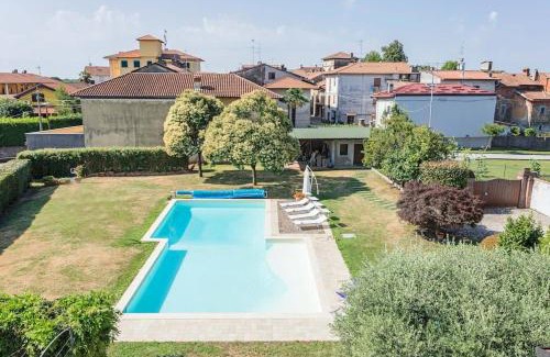 Divignano House | Villa near Milan with swimming pool