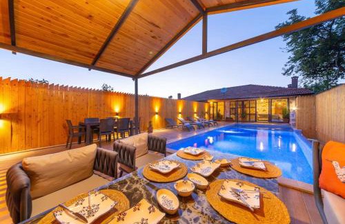 Bezirgan Villa | Villa Nostalji Kalkan Bezirgan'da Havuzlu Villa