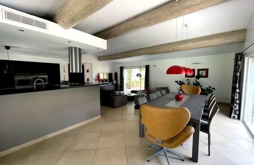 Lambesc Villa | “Villa Oasis: Luxury and Relaxation in Provence