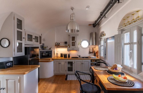 Tholos Villa | Villa Oasis Oia with Caldera Viewn