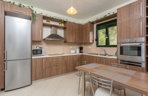 Gerani Villa | Villa Olive - Four Bedroom Villa, Sleeps 8