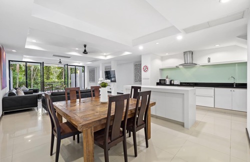 Kathu House | Villa on 3 floors, private pool, 10 mins to Patong beach, shopping & nightlife.