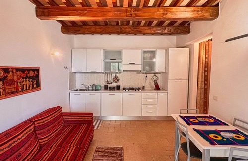 Saturnia House | Villa Orestes