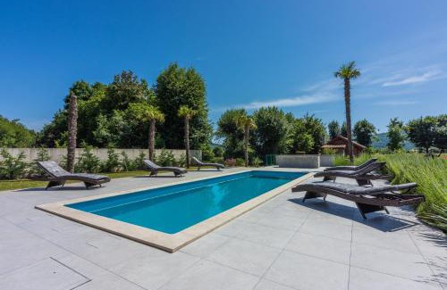 Podhum House | Villa Palma with Heated Private Pool