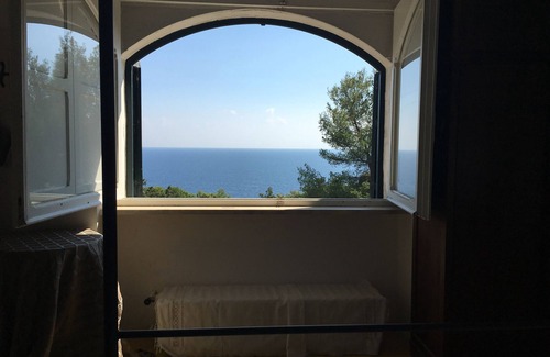 Marina di Marittima Villa | Villa 'Panoramica A Castro' with Sea View, Wi-Fi and Air Conditioning
