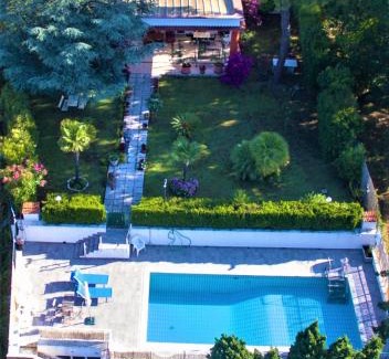 Minturno Villa | VILLA PANORAMICA CON PISCINA E GIARDINO PER 6 A MINTURNO