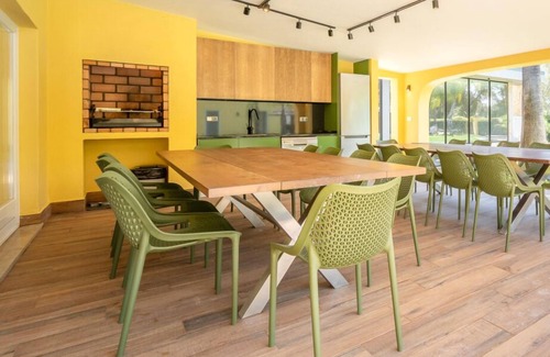 Penina Villa | Villa Penina Majestic with Indoor pool, Jacuzzi, Tennis, Cinema, GYM and games