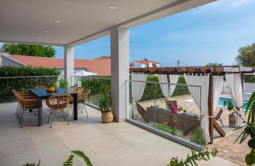 Pakostane Villa | Villa Peregrine