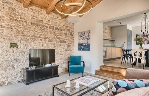 Kurili Villa | Villa Pietra mit Pool