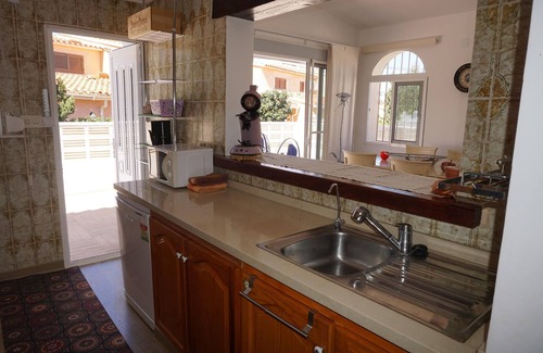 Almadrava Beach Ski Chalet | Villa PLAYA AZUL two steps from the beach in Els Poblets