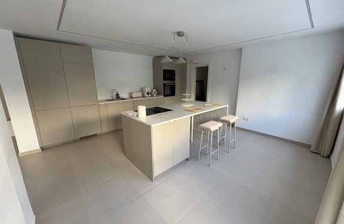 Elviria Villa | Villa Qi, a gorgeous fully renovated villa - 5 ensuite bedrooms.