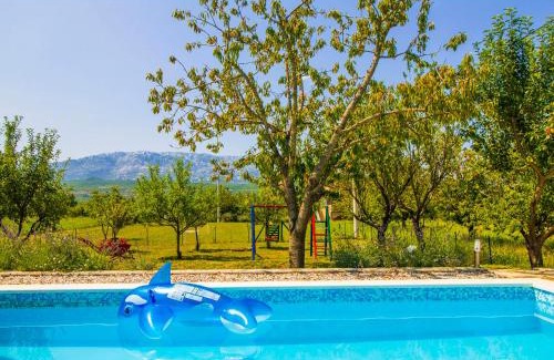 Krusvar Villa | Villa Romansa near Split- heated pool peace, bbq