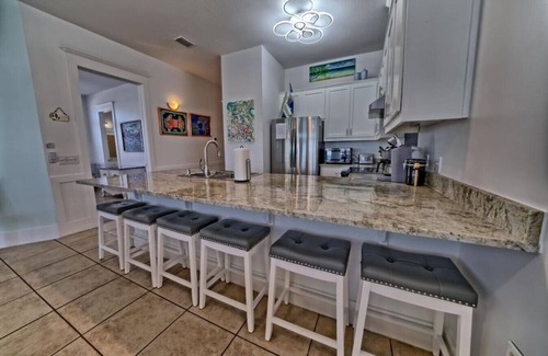 Hollywood Beach Condo | Villa Rosemary - Hot Tub, Shared Pool, Sleeps 14