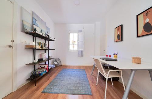 Campos Eliseos Apartment | Villa Rosita Suites en Playa de la Malagueta con terraza