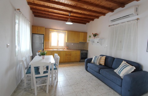 Naxos Cottage | Villa Rouvis with outdoor Hot Tub