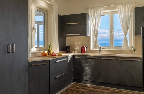 Crveni Vrh Villa | Villa Sarah - Exclusive Beachfront Property