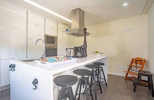 Charneca de Caparica e Sobreda Villa | Villa Sassi - Recent & modern villa with a swimming pool and BBQ