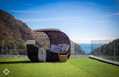 Arnella Villa | Villa Sea Happiness by Abahana Luxe