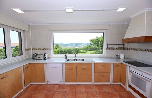 Ribamontan al Mar House | Villa & Sea Langre Beach