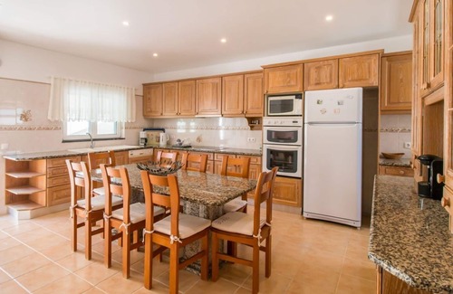 Vale de Parra Villa | Villa sleeps 8/9 in Vale de Parra, Albufeira area, Algarve Portugal, £1200-£2750