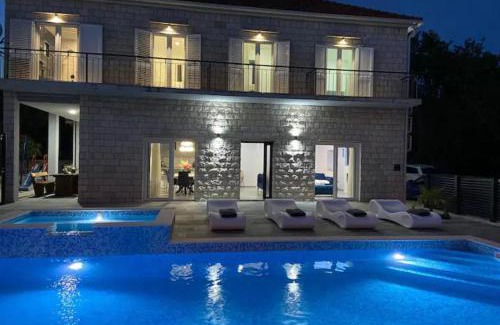 Sucuraj Villa | Villa Stipea