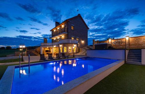 Svajcarnica Villa | Villa Stipino