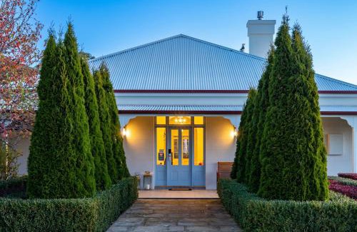 Wattle Grove Villa | Villa Talia Tasmania