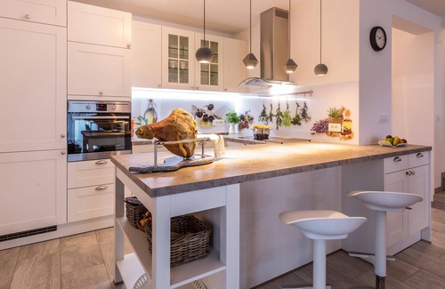 Suzan Villa | Villa Tana with a swimming pool, outdoor kitchen, BBQ & SUP