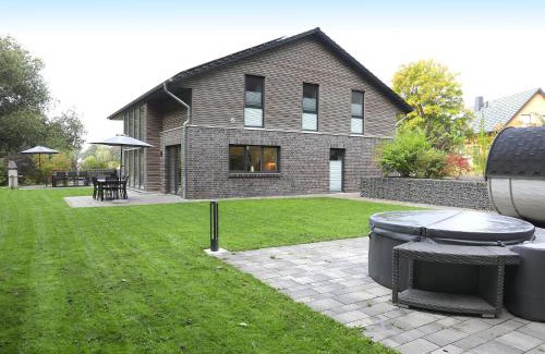 Muritz Apartment | Villa Thormarcon am Plauer See für 18 Gäste, Sauna, Pool