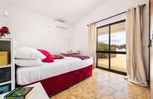 Silves Villa | Villa Tranquila ~ close to beautiful Silves~private pool ~ fast wi-fi ~ sleeps 6