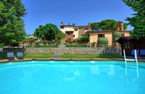 Agello Villa | Villa Uccellaia by PosarelliVillas