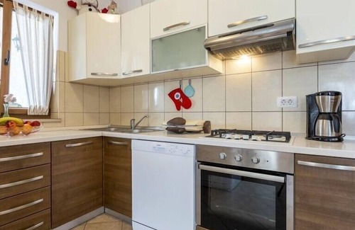 Grandici Villa | Villa van steen Mirela