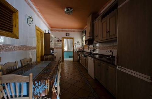 Priego de Cordoba Ski Chalet | Villa Villa Frasquita, capacity for 16 people, own swimming pool, sports court, tennis court, tennis court, tennis court, tennis court, tennis court, tennis court, tennis court, tennis court.