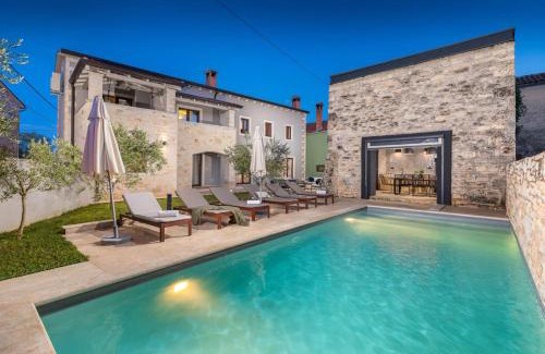 Banki Villa | Villa Vira