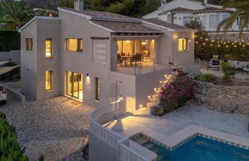 Arnella Villa | Villa Vista El Portet