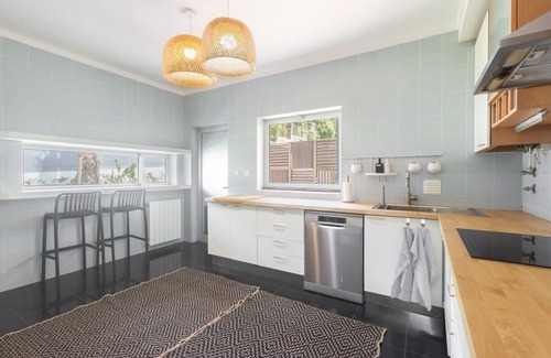 Paco De Arcos Villa | Villa w/MiniGolf, Hot Tub, up to 28 ppl