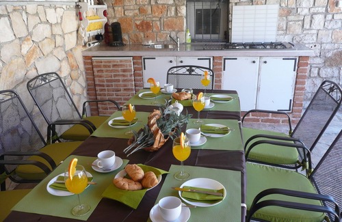 Savudrija Villa | Villa with heated pool on the edge of an olive grove overlooking the sea