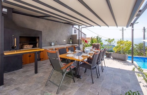 Hreljin Villa | Villa with heated pool, 9 people, sea view