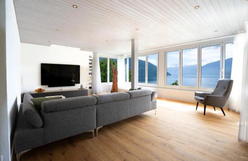 Faulensee Apartment | Villa with pool, garden & direct at lake