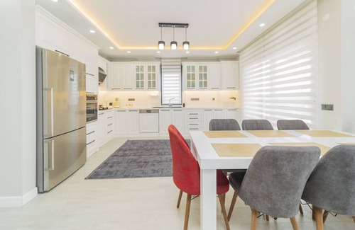 Dosemealti Villa | Villa with Pool, Garden and Terrace in Antalya