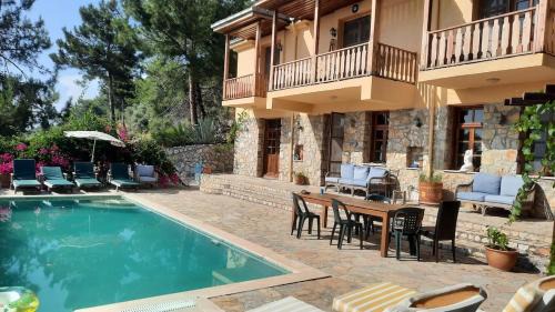 Faralya Villa | Villa with sea views in Faralya