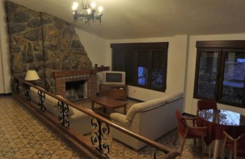 Barrio de la Vega House | villa with tennis court, pool, garden