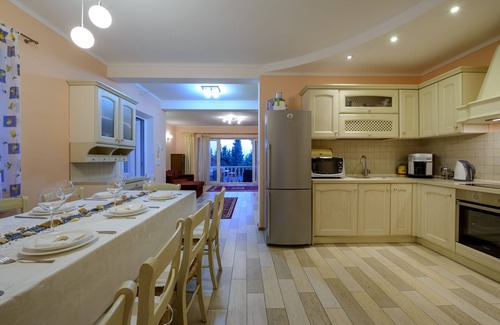 Mlini Apartment | Villa Zlata - apartment for 6+2 near Dubrovnik and just 100 meters from the sea