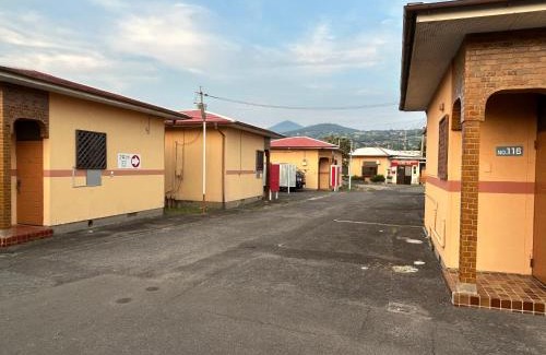 Omura House | Village BFH