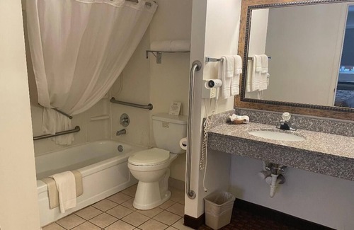 Hardy Hotel | Village Inn of Hardy