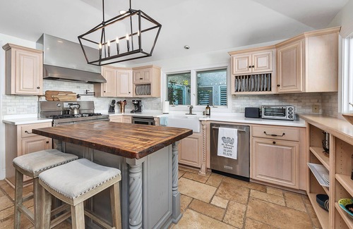 Demere Park House | Village Revival! Perfect Village/Beach Location, Fully Renovated, Summer Passes to Neptune Park Fun Zone!