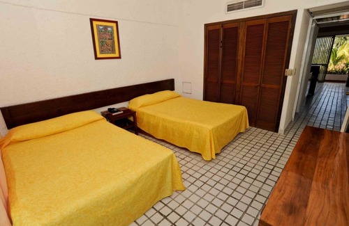 Ixtapa Hotel | Villas Paraiso Hotel/Room 5