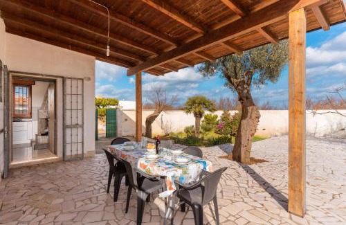 Squinzano House | Villetta Donzella di Mare by BarbarHouse