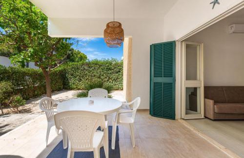 San Pietro in Bevagna House | Villetta Lido dei Messapi 2 by BarbarHouse