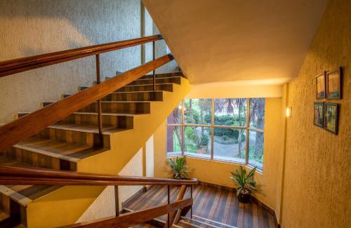 Pudumund Hotel | Vinayaga Inn by Poppys, Ooty